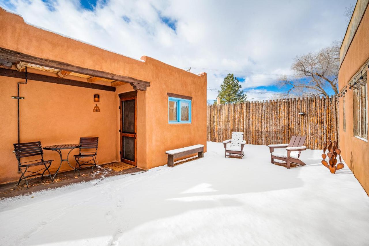 Pueblo Revival Villa Taos Exterior photo